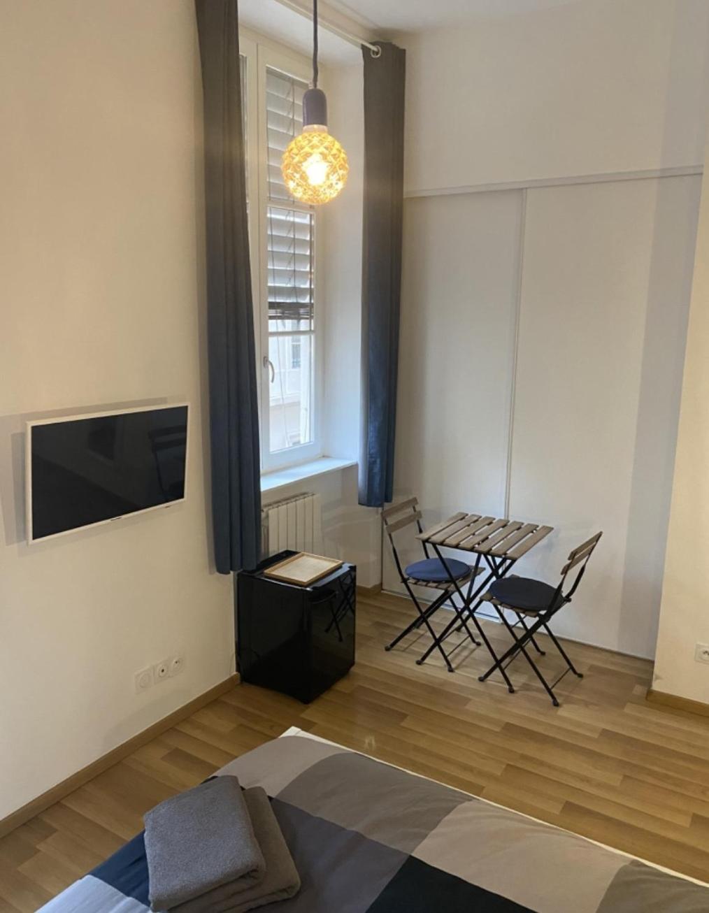 Chambre Confort Centre Ville Chez L'Habitant Lyon Luaran gambar